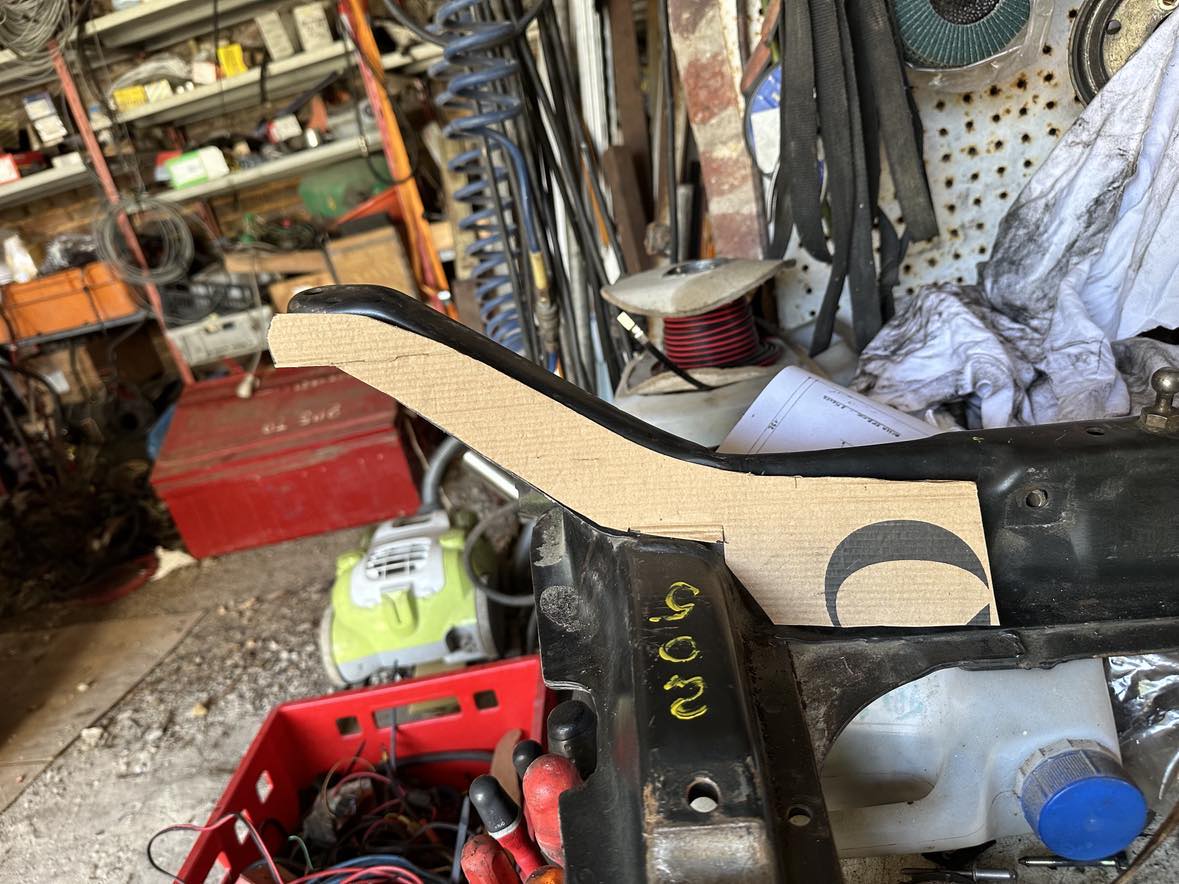 gabarit plaque renfort berceau 205