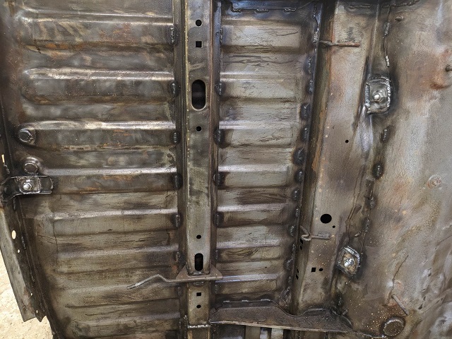 Fixation roue secours 205 groupe A