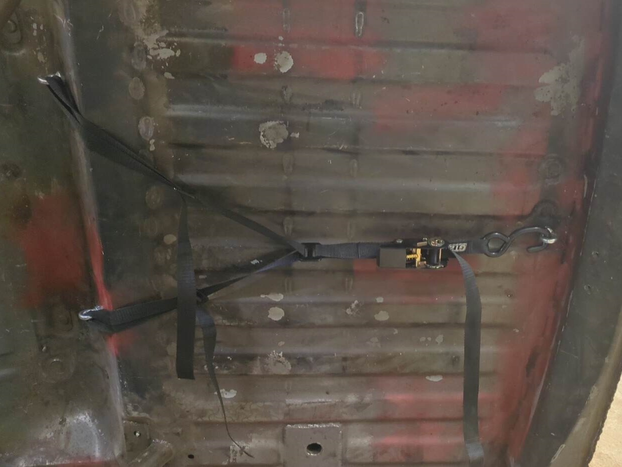 fixation roues de secours 205 gti