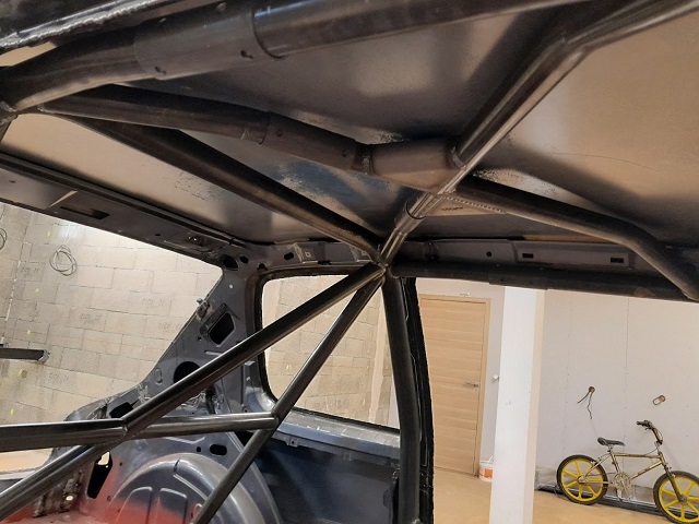Installer arceau 205 GTi