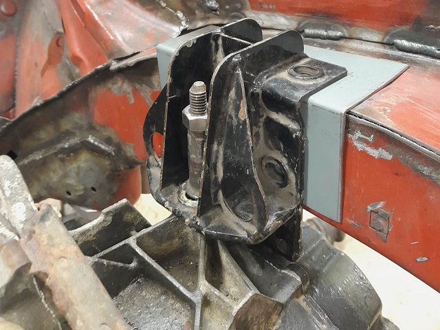 modification fixation boite 205 PTS