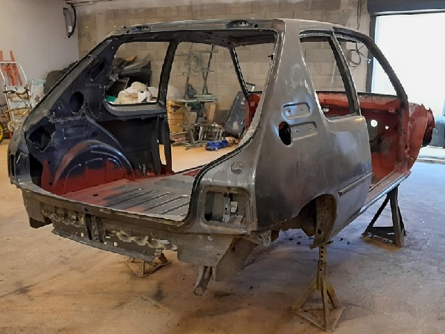 pr�paration caisse 205 GTi