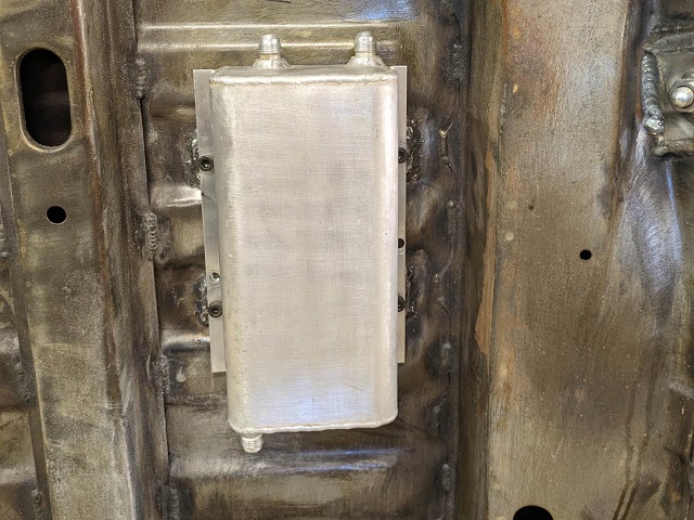 fixation reservoir tampon 205 GTi Gr.A